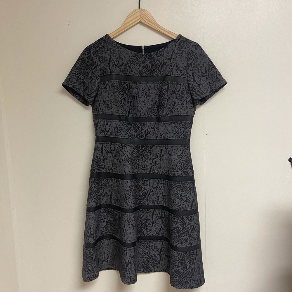 Ivy & Blu Scoop Neck Midi Dress Size 6